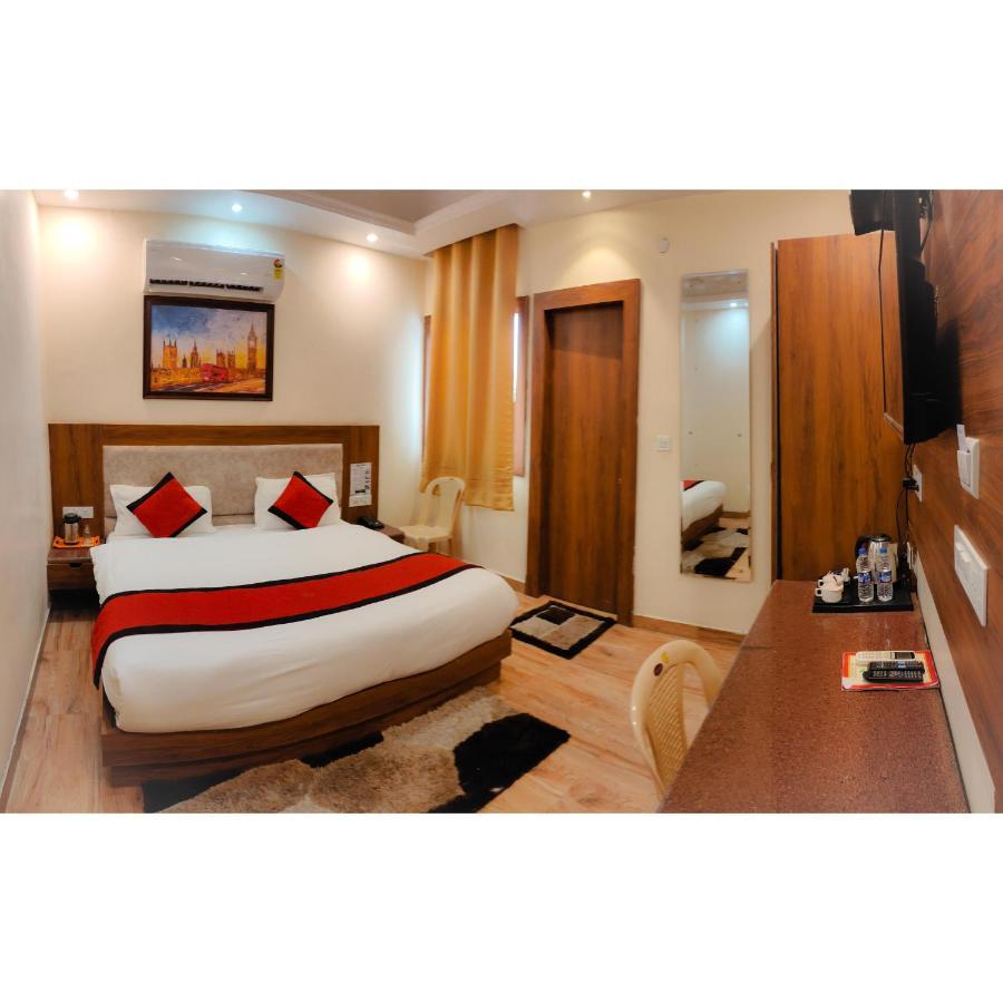 The Royal Bhumesh Hotel Катра Екстериор снимка